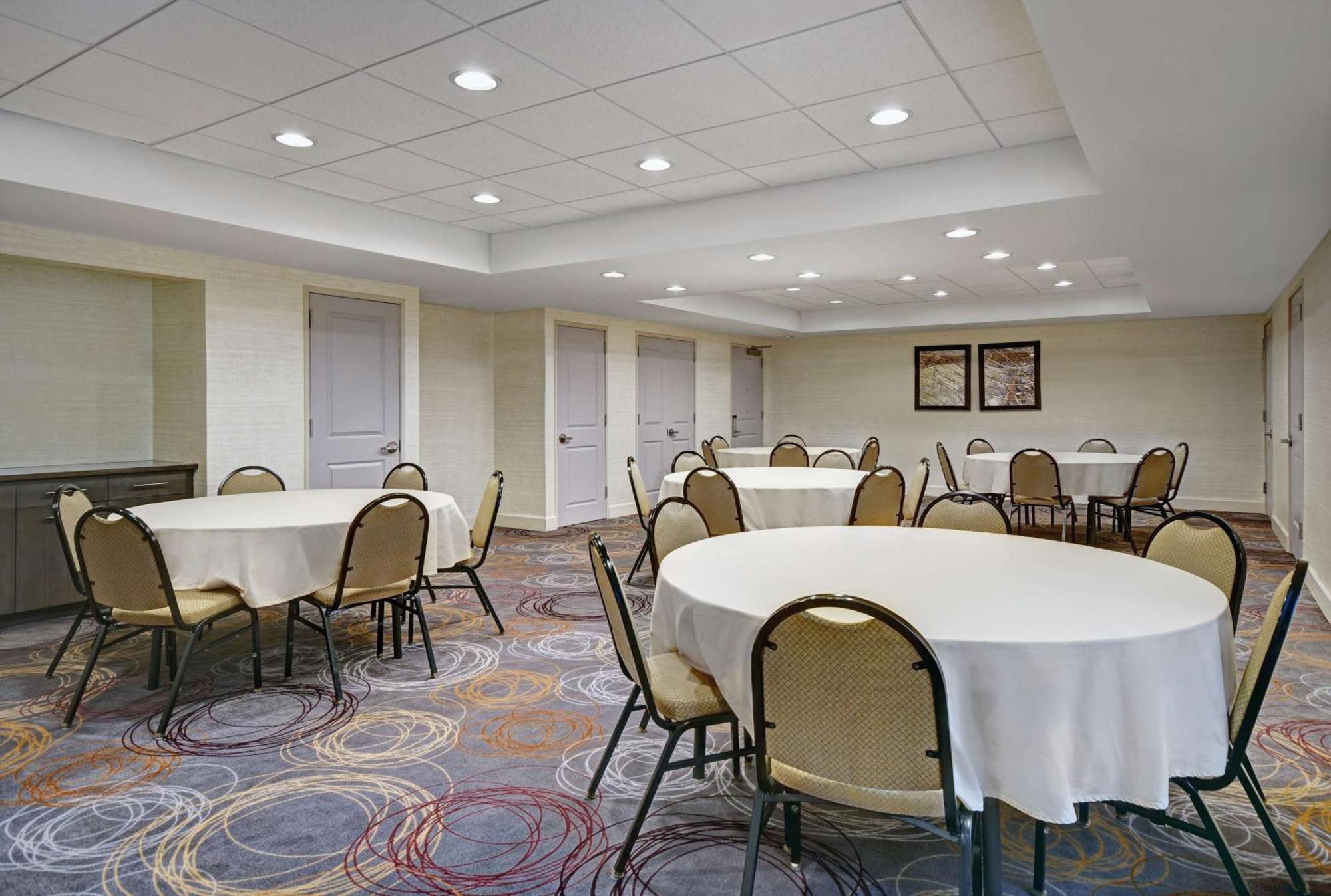 Homewood By Hilton Hotel 3*