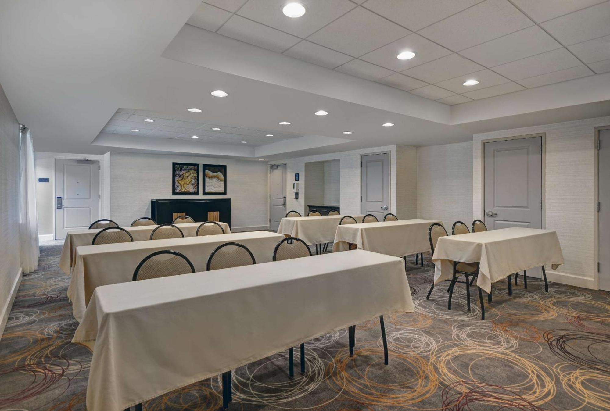 Homewood By Hilton Eatontown